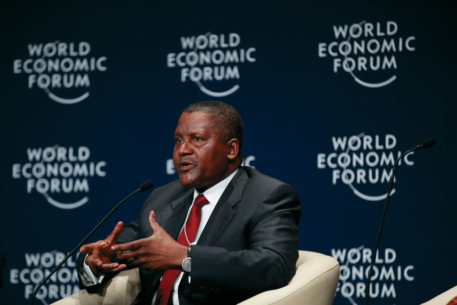 Dangote Predicts Naira Could Hit N1,100 to $1